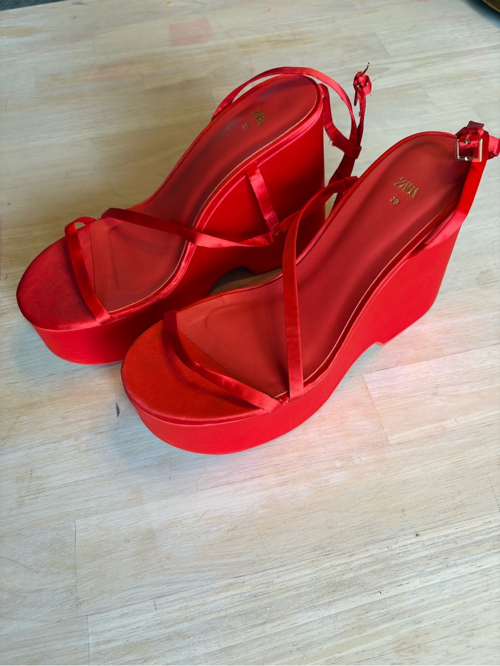 Zara Women’s Platform Heel